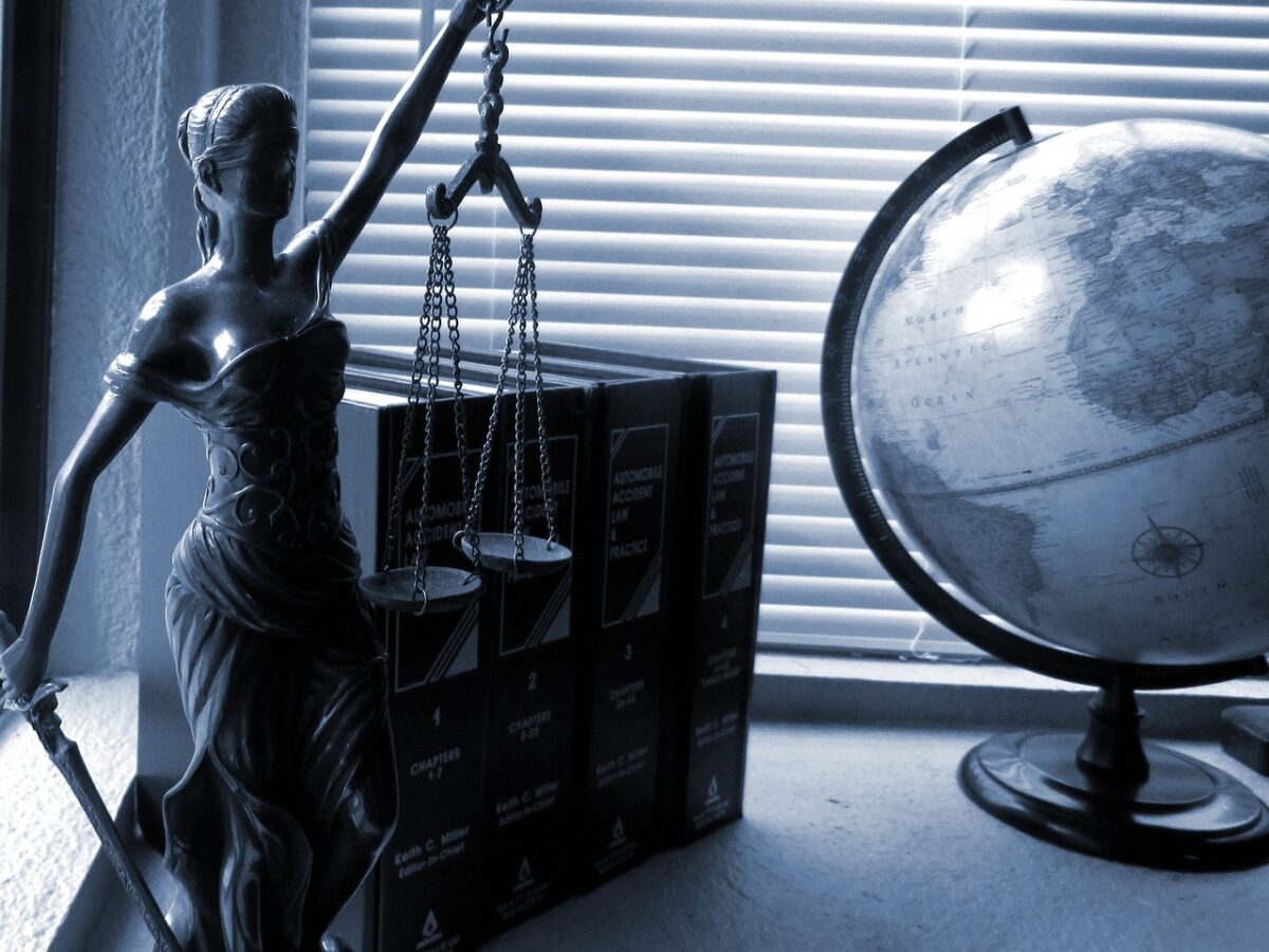 What to Expect When Hiring a Criminal Defense Lawyer